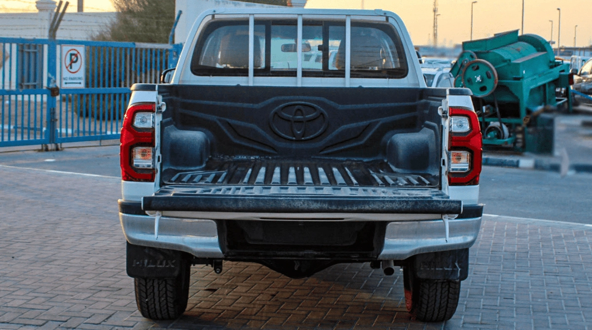 Toyota Hilux SGLX HILUX 2.7L GLXS DC AT PETROL 2025-9-0
