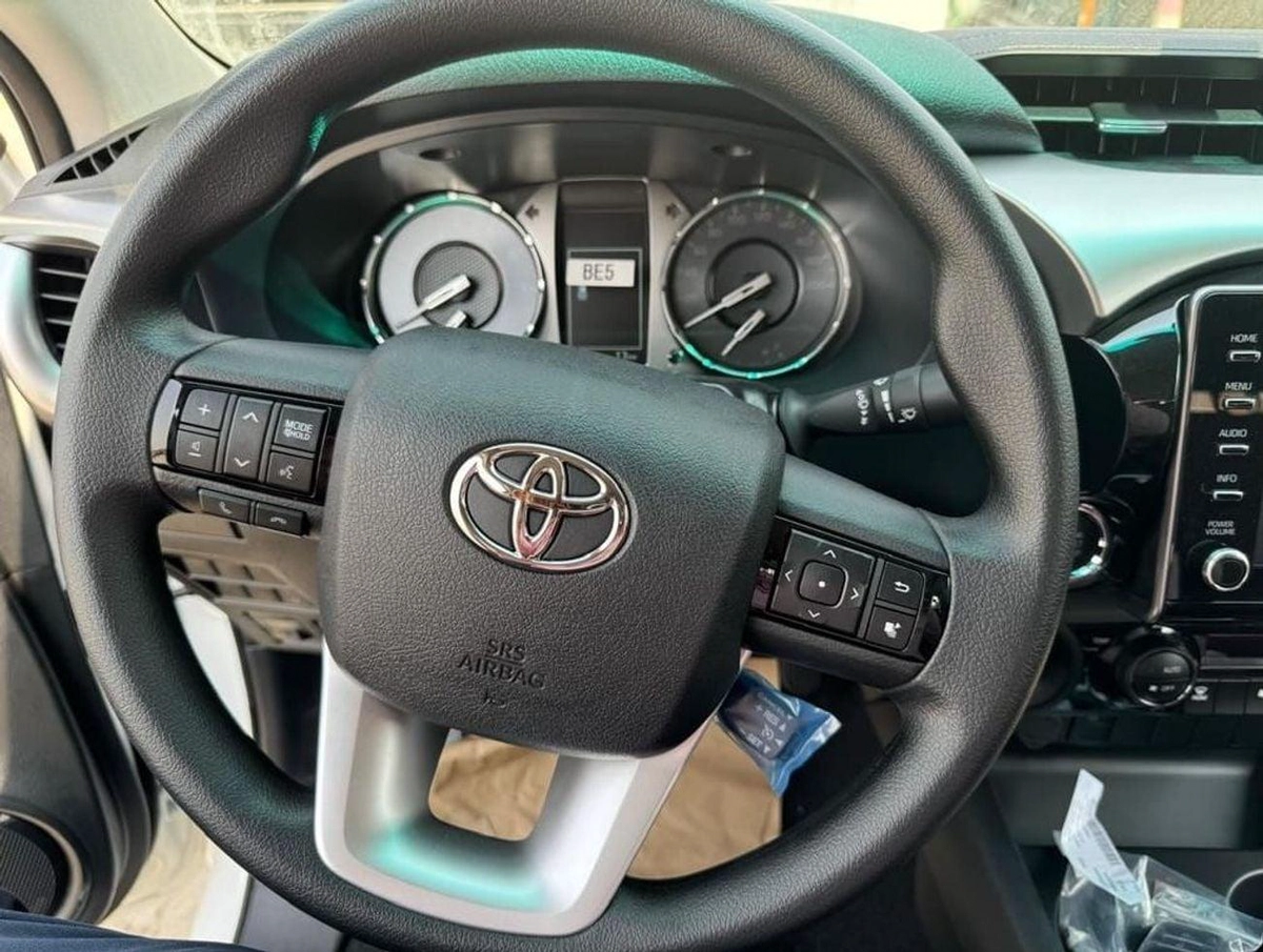 Toyota Hilux SGLX HILUX 2.7L GLXS DC AT PETROL 2025-12-0