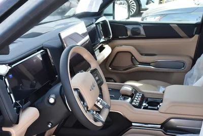 BYD LEOPARD 8 SEVEN SEATS 2025 | SILVER-2
