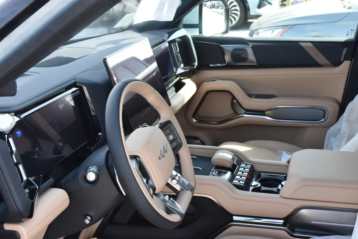 BYD LEOPARD 8 SEVEN SEATS 2025 | SILVER-2-2