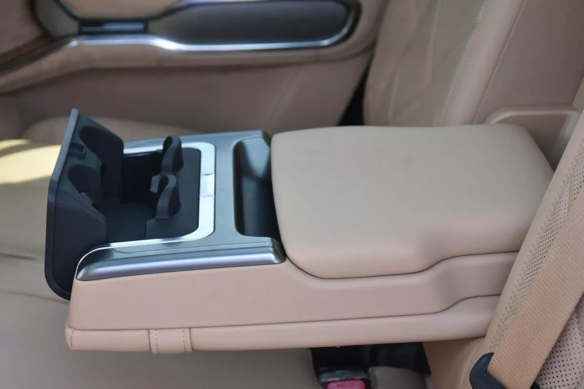BYD LEOPARD 8 SEVEN SEATS 2025 | SILVER-17-17