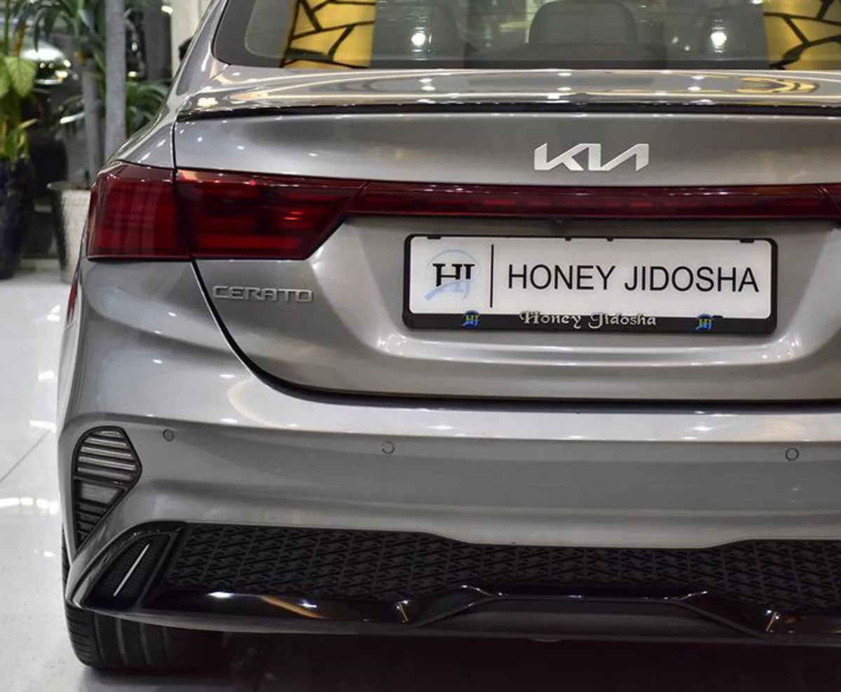 KIA Cerato GT-Line 1.6L ( 2024 Model ) in Grey Color GCC Specs-2-2