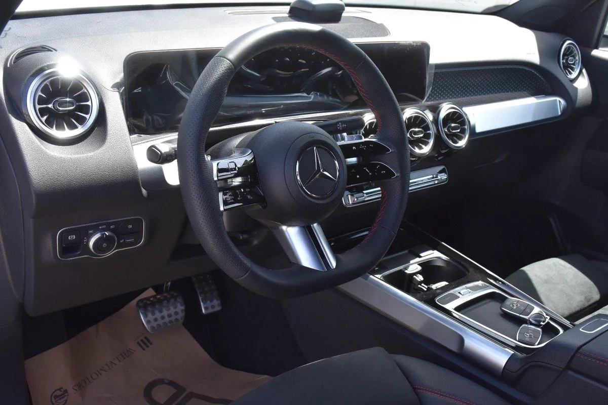 MERCEDES BENZ GLB250 AMG 4MATIC 2025 | WHITE-10-10