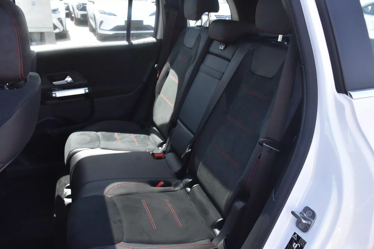 MERCEDES BENZ GLB250 AMG 4MATIC 2025 | WHITE-1-1