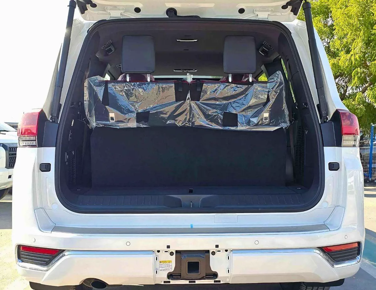 Toyota Land Cruiser VXR / FULL OPTION / 3.3L DIESEL / PWR SEATS / RADAR / JBL SPEAKERS (CODE # VXR)-4-0
