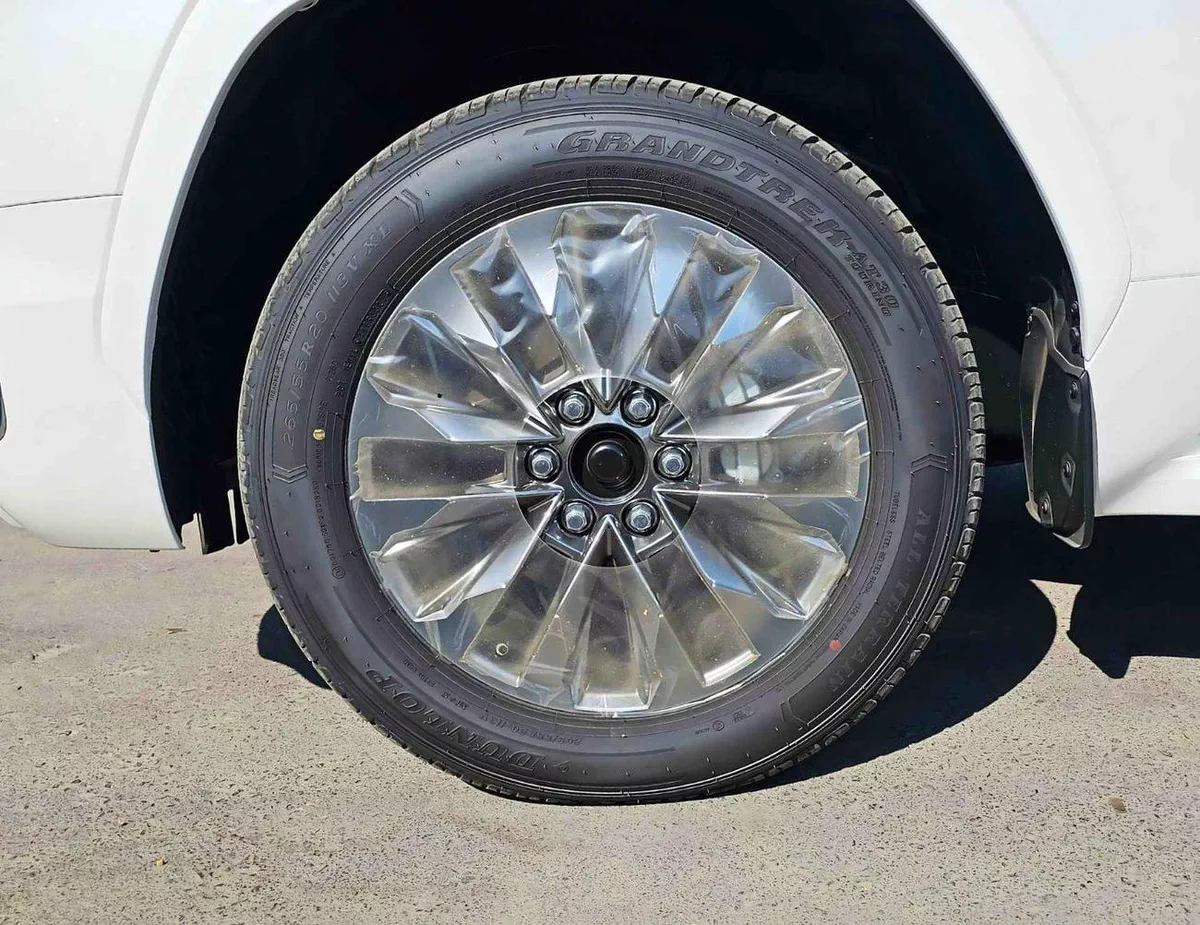 Toyota Land Cruiser VXR / FULL OPTION / 3.3L DIESEL / PWR SEATS / RADAR / JBL SPEAKERS (CODE # VXR)-5-0