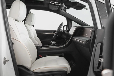 3,558 AED / 60 months | 0% DP |  2027 GAC M8 GX / 5 Years GAC Warranty-7