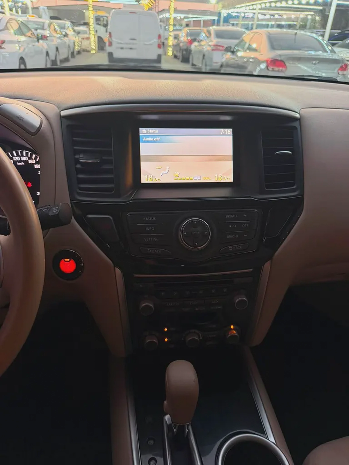 Nissan Pathfinder 2015 GCC Specs - Well Maintained Family SUV-8-8