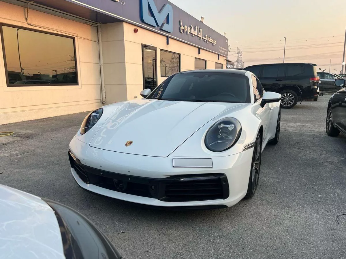 Porsche 911 Carrera 4S 3.0L (444 HP) Coupe