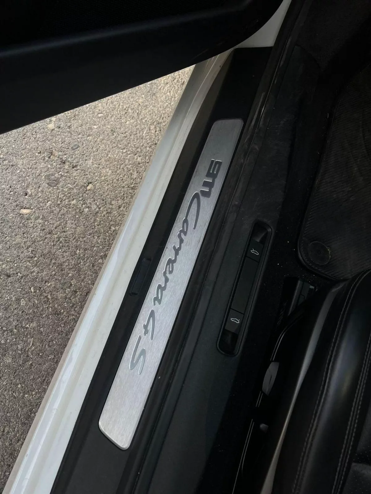 Porsche 911 Carrera 4S 3.0L (444 HP) Coupe-3-0
