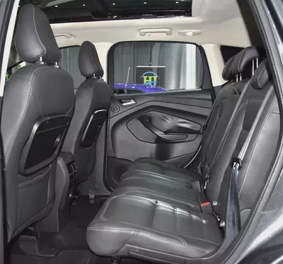 AED 555 EMi at 0% DP | Ford Escape Titanium AWD ( 2019 Model ) in Grey Color GCC Specs-16