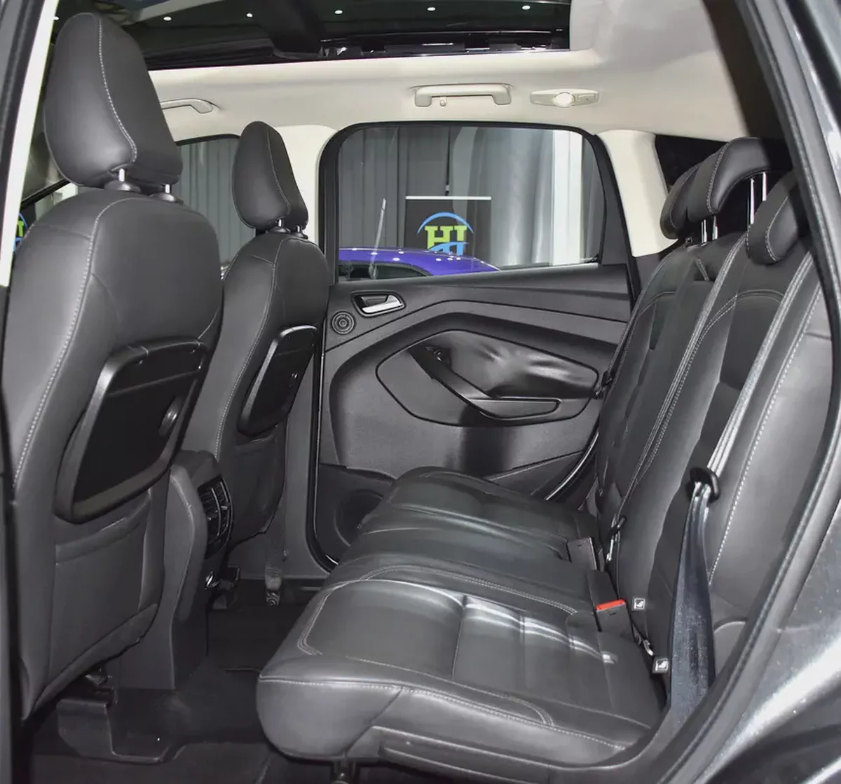 AED 555 EMi at 0% DP | Ford Escape Titanium AWD ( 2019 Model ) in Grey Color GCC Specs-16-16