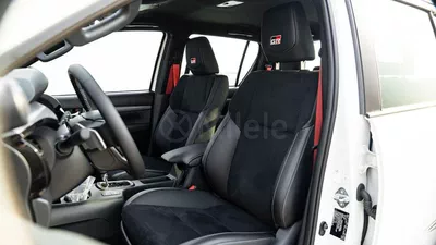 Toyota Hilux GR SPORT-7