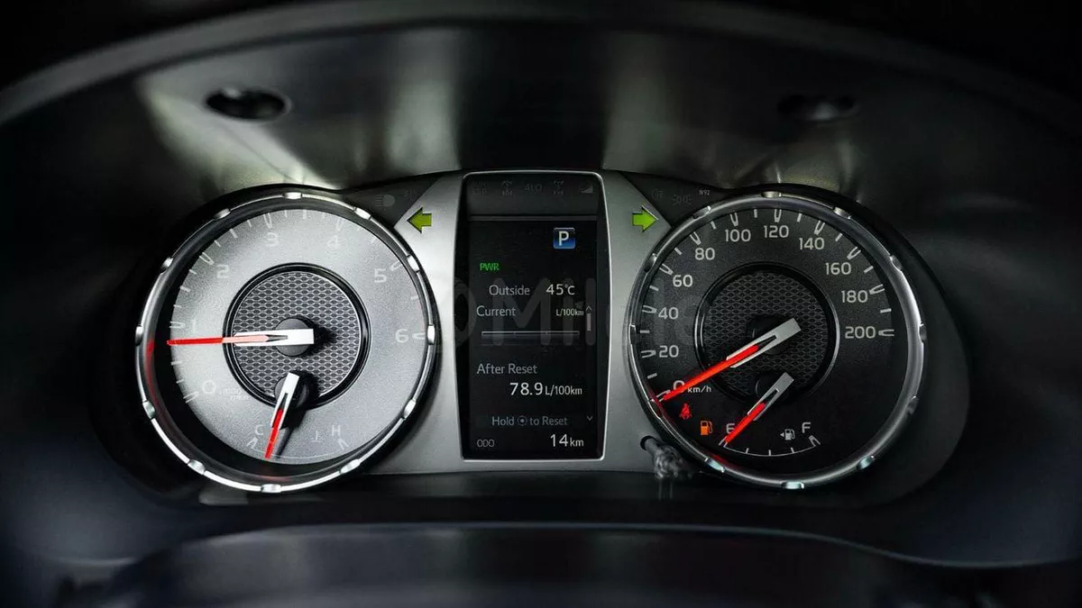 Toyota Hilux GR SPORT-10-0