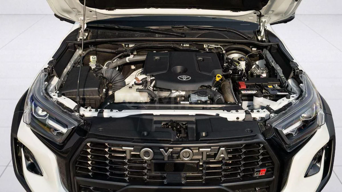 Toyota Hilux GR SPORT-6-0