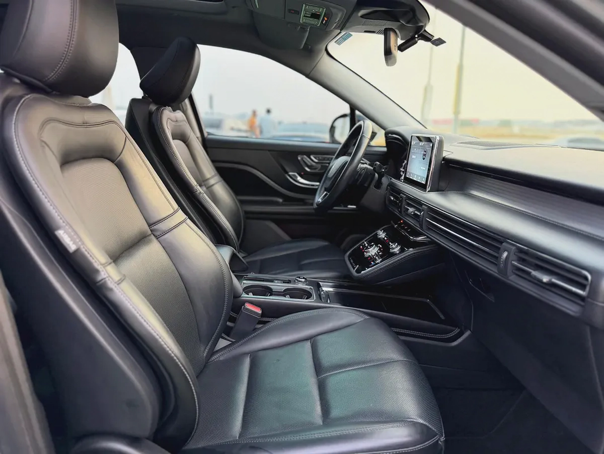 LINCOLN CORSAIR //FULL OPTION- EXCELLENT CONDITION (2022)(-13-13