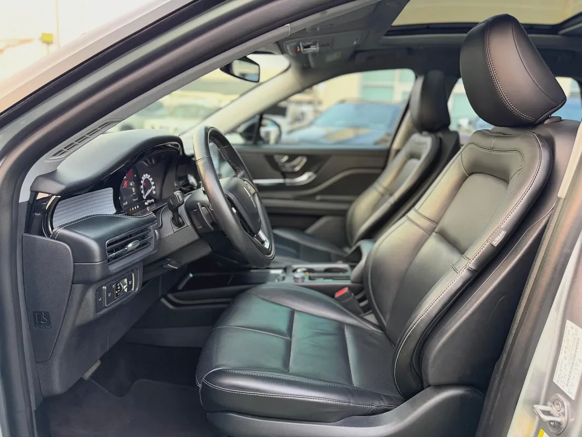 LINCOLN CORSAIR //FULL OPTION- EXCELLENT CONDITION (2022)(-6-6
