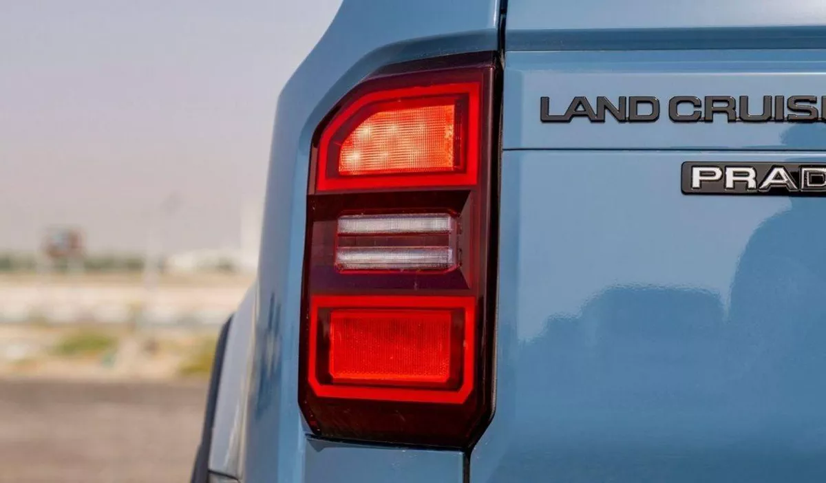 Toyota Prado TXL1 LHD) TOYOTA PRADO 250 2.8D AT FIRST EDITION MY2024 – BLUE & GREY ROOF-8-0