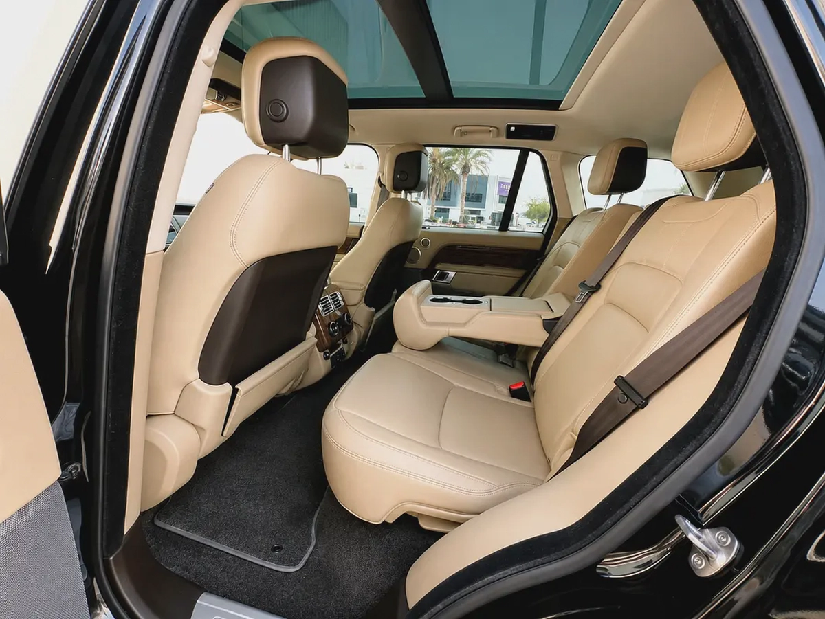 Land Rover Range Rover SE 2019 GCC Specs-17-17