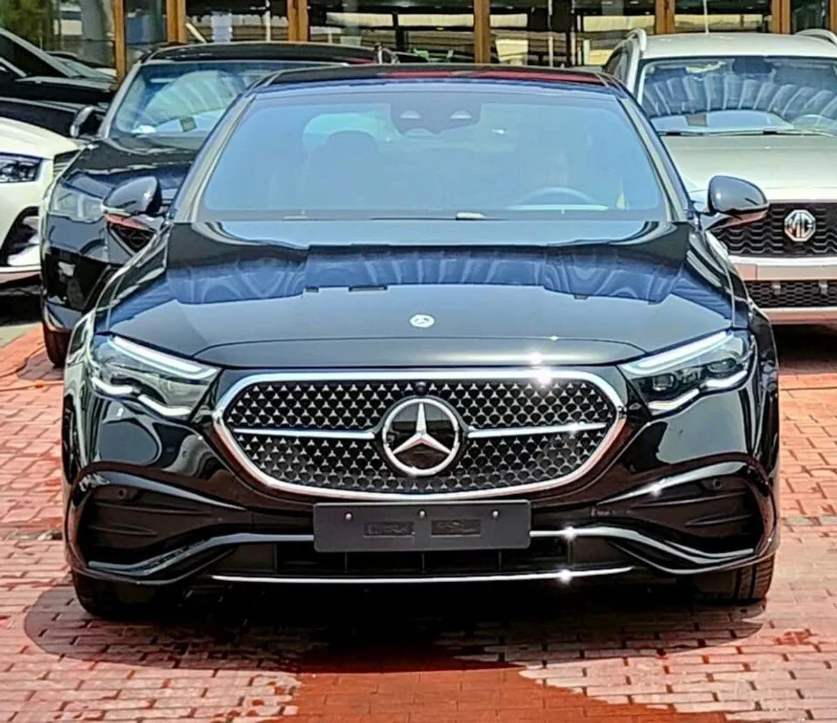 Mercedes Benz E300 AMG Full Option Agency Warranty 2026 GCC-4-4
