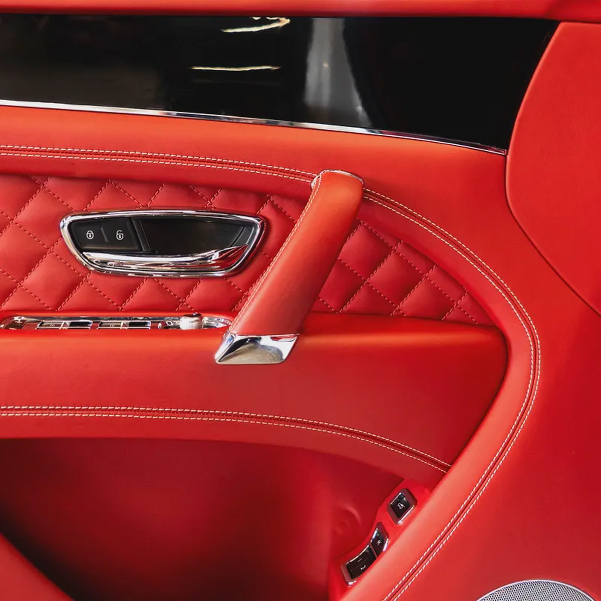 AED 4,994 P.M • 0% Downpayment • Bentley Bentayga W12 • 1 Year Warranty-9-9