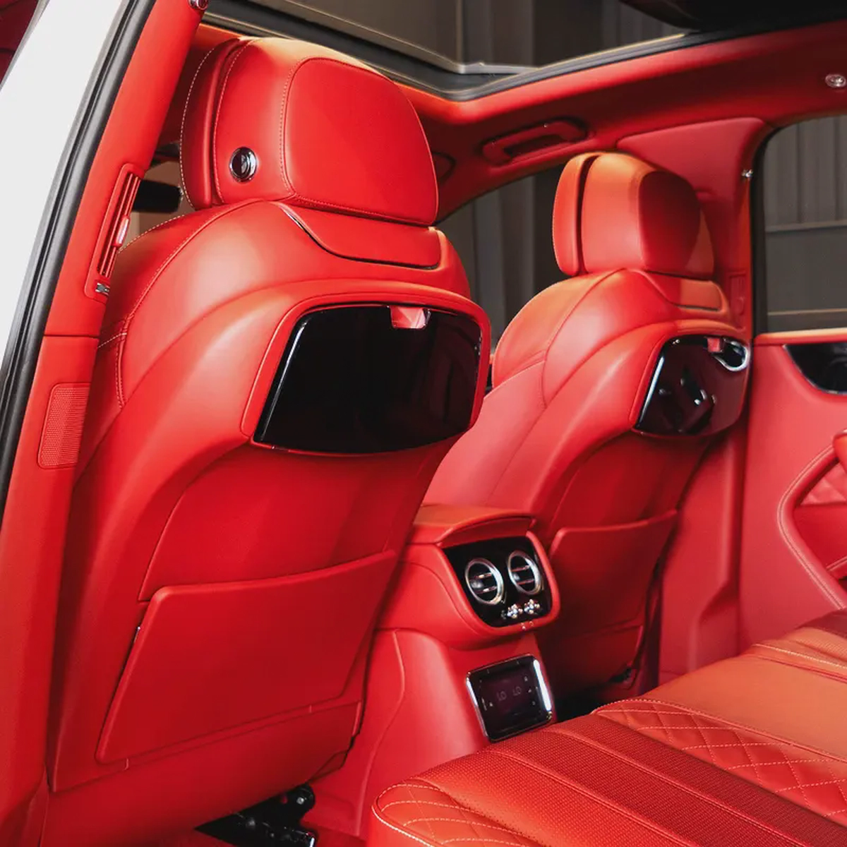 AED 4,994 P.M • 0% Downpayment • Bentley Bentayga W12 • 1 Year Warranty-11-11