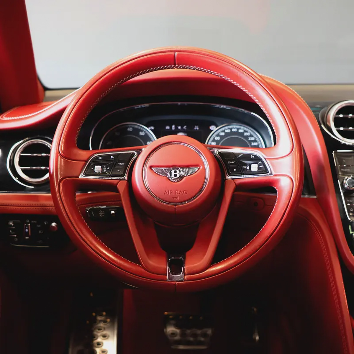 AED 4,994 P.M • 0% Downpayment • Bentley Bentayga W12 • 1 Year Warranty-5-5