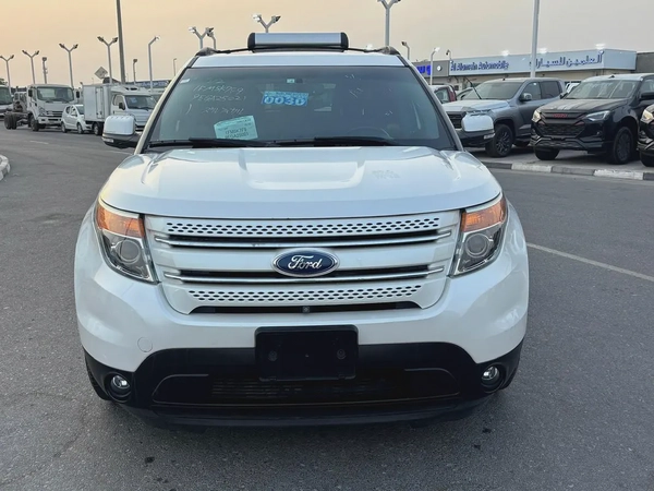 EXPLORER 7 SEATER LIMITED V4  FRESH JAPAN IMPORTED LOW MILEAGE 83000 kms