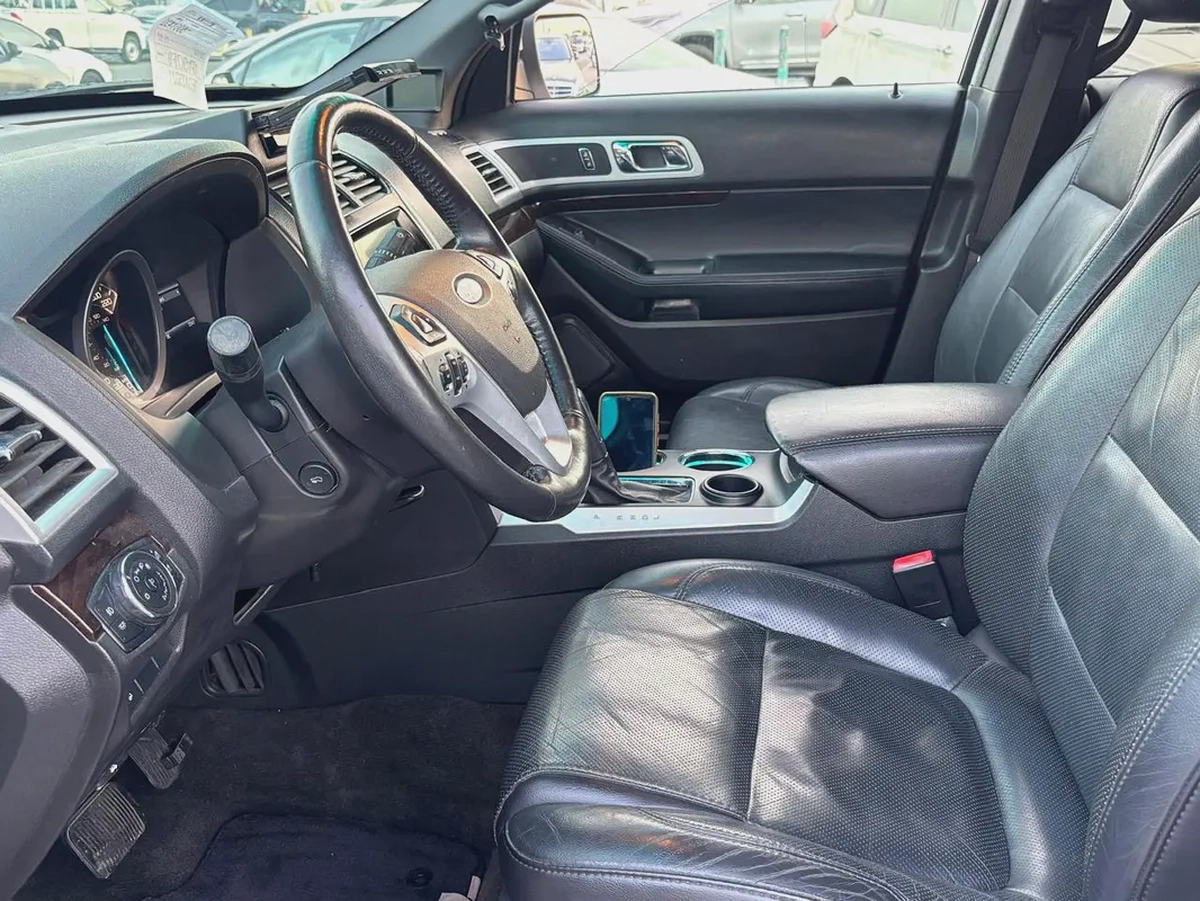 EXPLORER 7 SEATER LIMITED V4  FRESH JAPAN IMPORTED LOW MILEAGE 83000 kms-8-8
