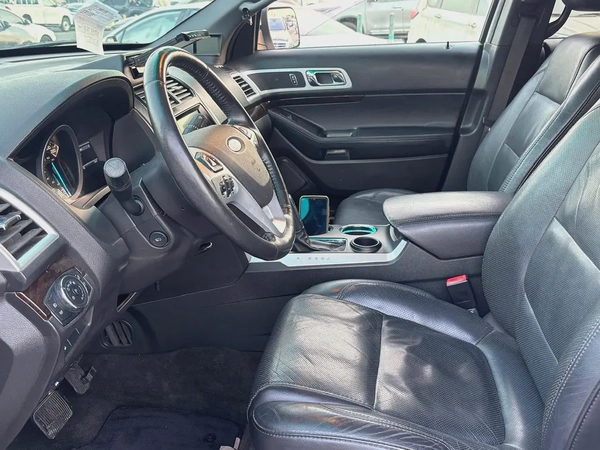 EXPLORER 7 SEATER LIMITED V4  FRESH JAPAN IMPORTED LOW MILEAGE 83000 kms