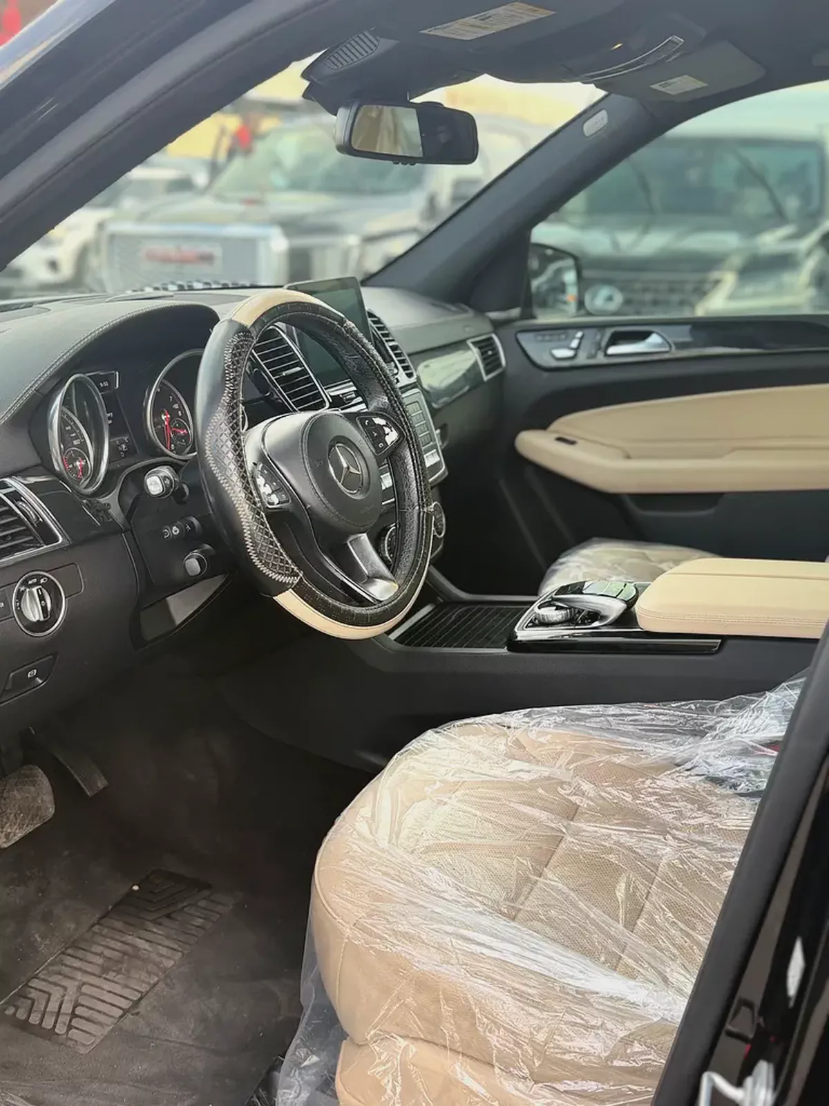 2017 Mercedes-Benz GLS 450 4MATIC - American Specs - GCC Car-7-7