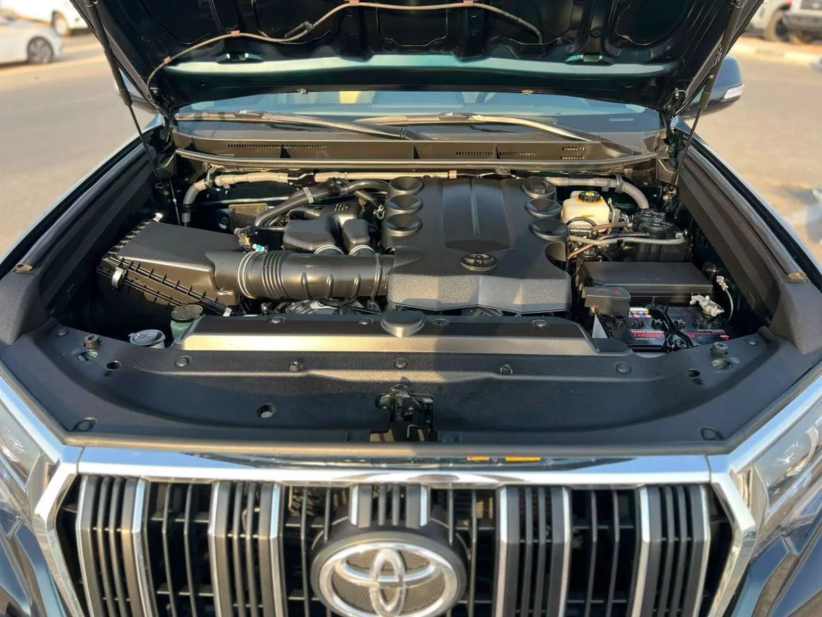 Toyota Prado TX-L 2022 Toyota Prado Full Option 4.0L V6 - AWD 4x4 - Electric Seat - Rear CAM & Sensors - Cool Box - Le-17-0