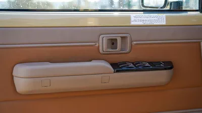 Toyota Land Cruiser 70-8