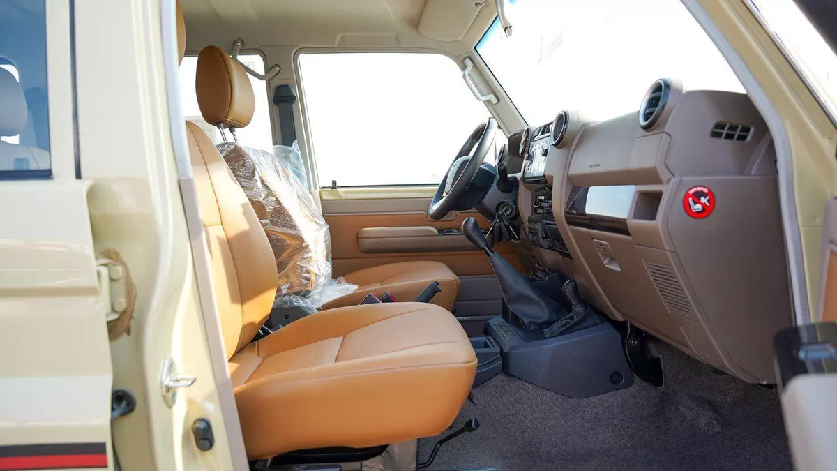 Toyota Land Cruiser 70-10-0