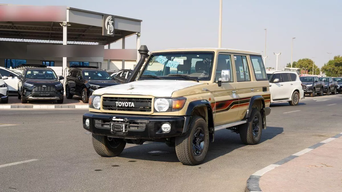 Toyota Land Cruiser 70-2-0