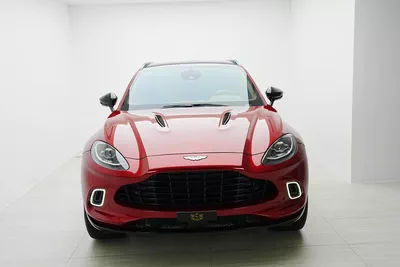 Aston Martin DBX 550-4