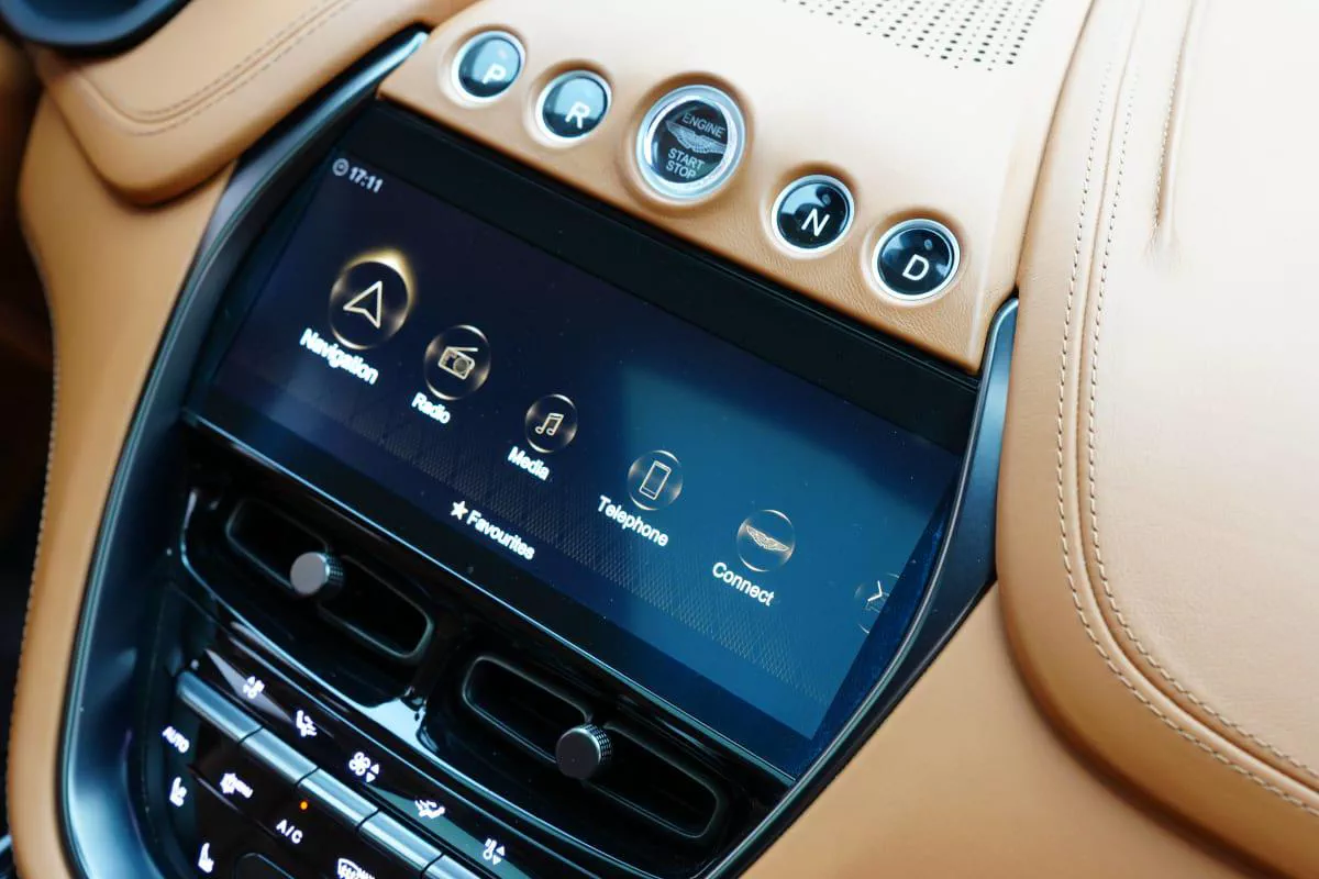 Aston Martin DBX 550-6-6