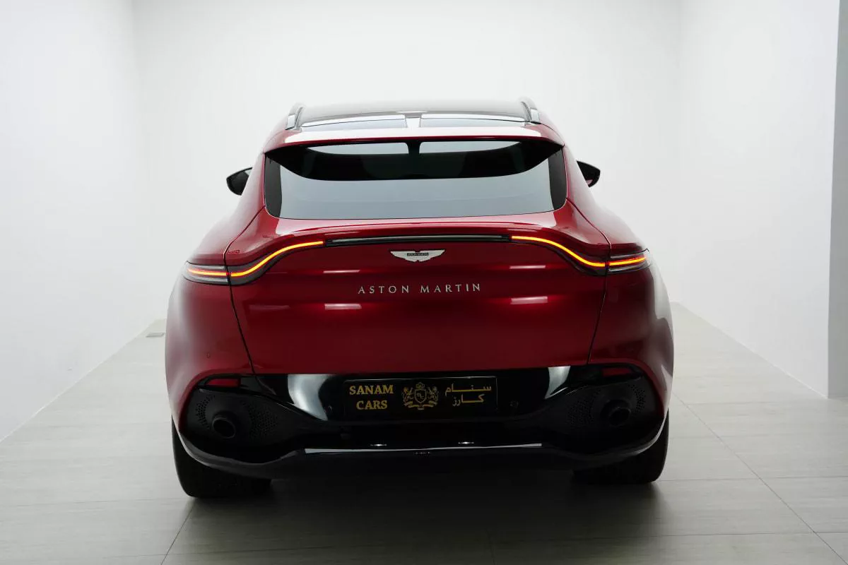 Aston Martin DBX 550-3-3