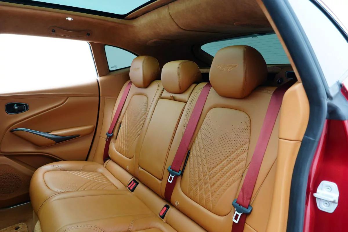 Aston Martin DBX 550-12-12