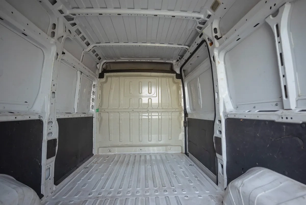 Peugeot Boxer L2H2 Delivery Van | GCC Specs | Ref#P31117