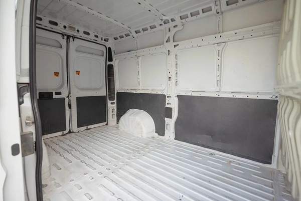 Peugeot Boxer L2H2 Delivery Van | GCC Specs | Ref#P31117