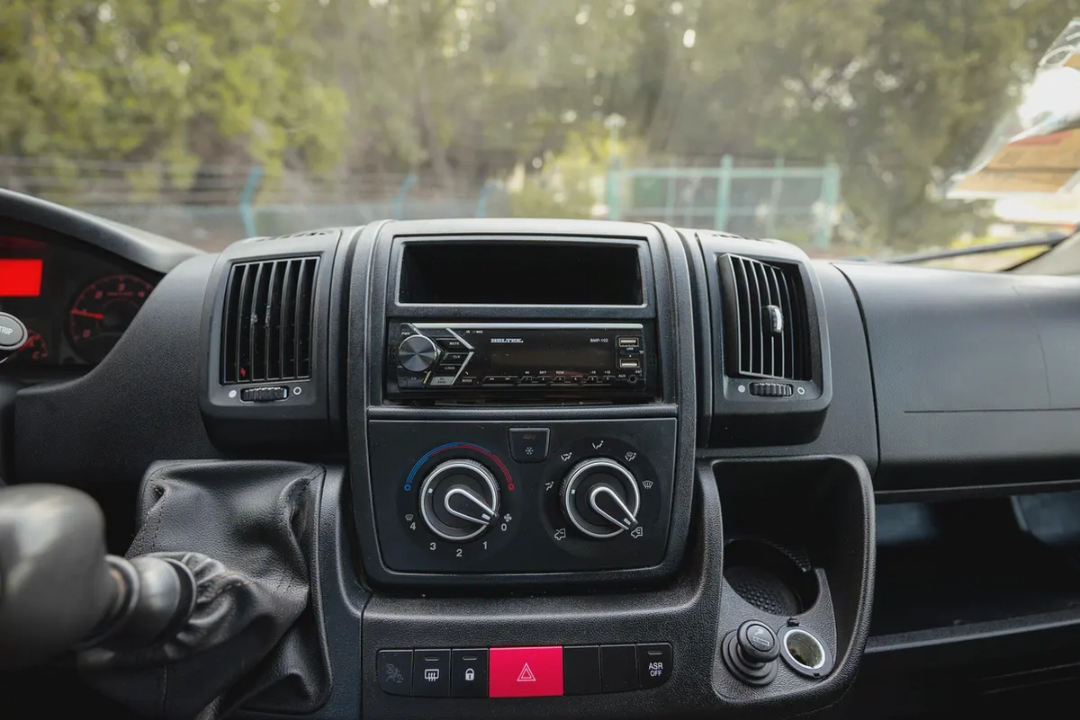 Peugeot Boxer L2H2 Delivery Van | GCC Specs | Ref#P31117