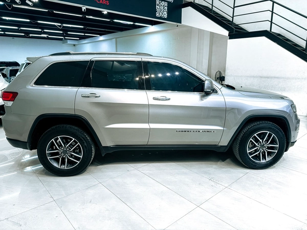 2021 Jeep Grand Cherokee Limited 3.6L V6 4WD // EMI starting from 1,400 AED