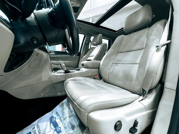 2021 Jeep Grand Cherokee Limited 3.6L V6 4WD // EMI starting from 1,400 AED
