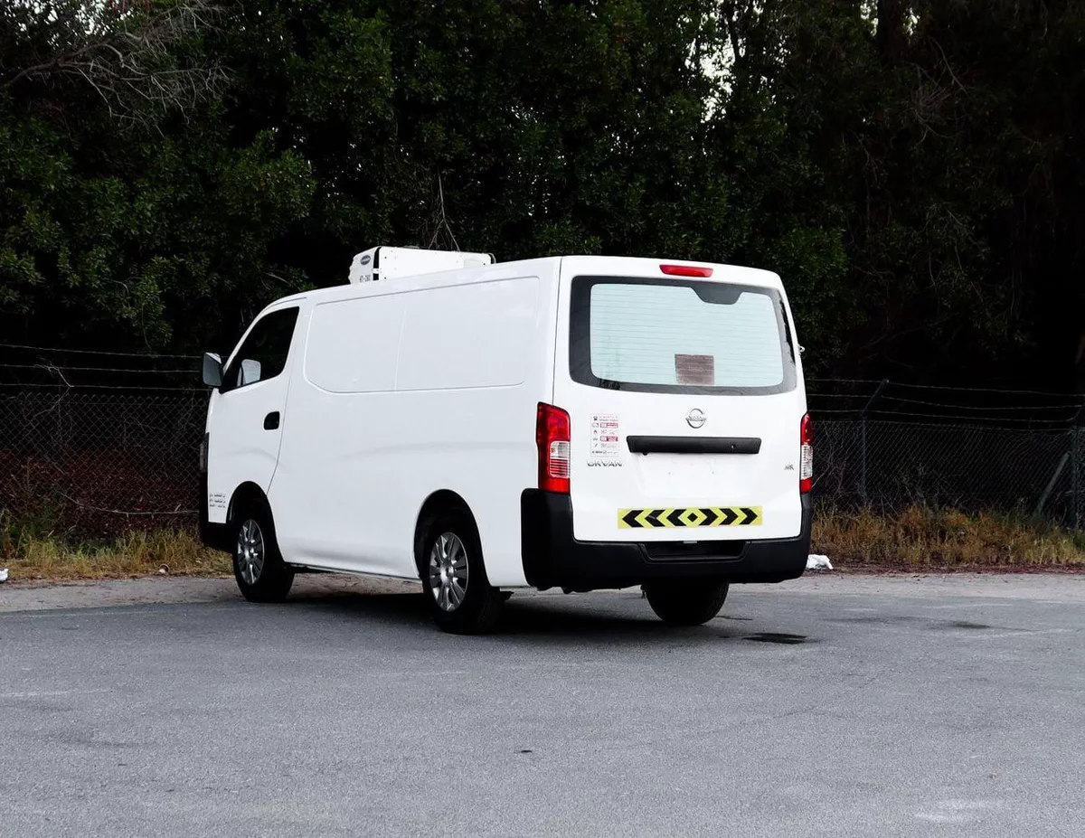 Nissan Urvan STD Nissan Urvan Van Chiller | 2.5 L | 2022 | GCC | Accident-Free | In Excellent Condition | 958 P.M-3-0