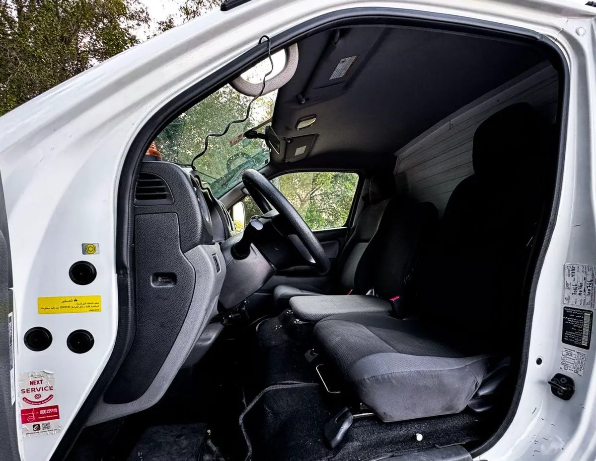 Nissan Urvan STD Nissan Urvan Van Chiller | 2.5 L | 2022 | GCC | Accident-Free | In Excellent Condition | 958 P.M-7-0