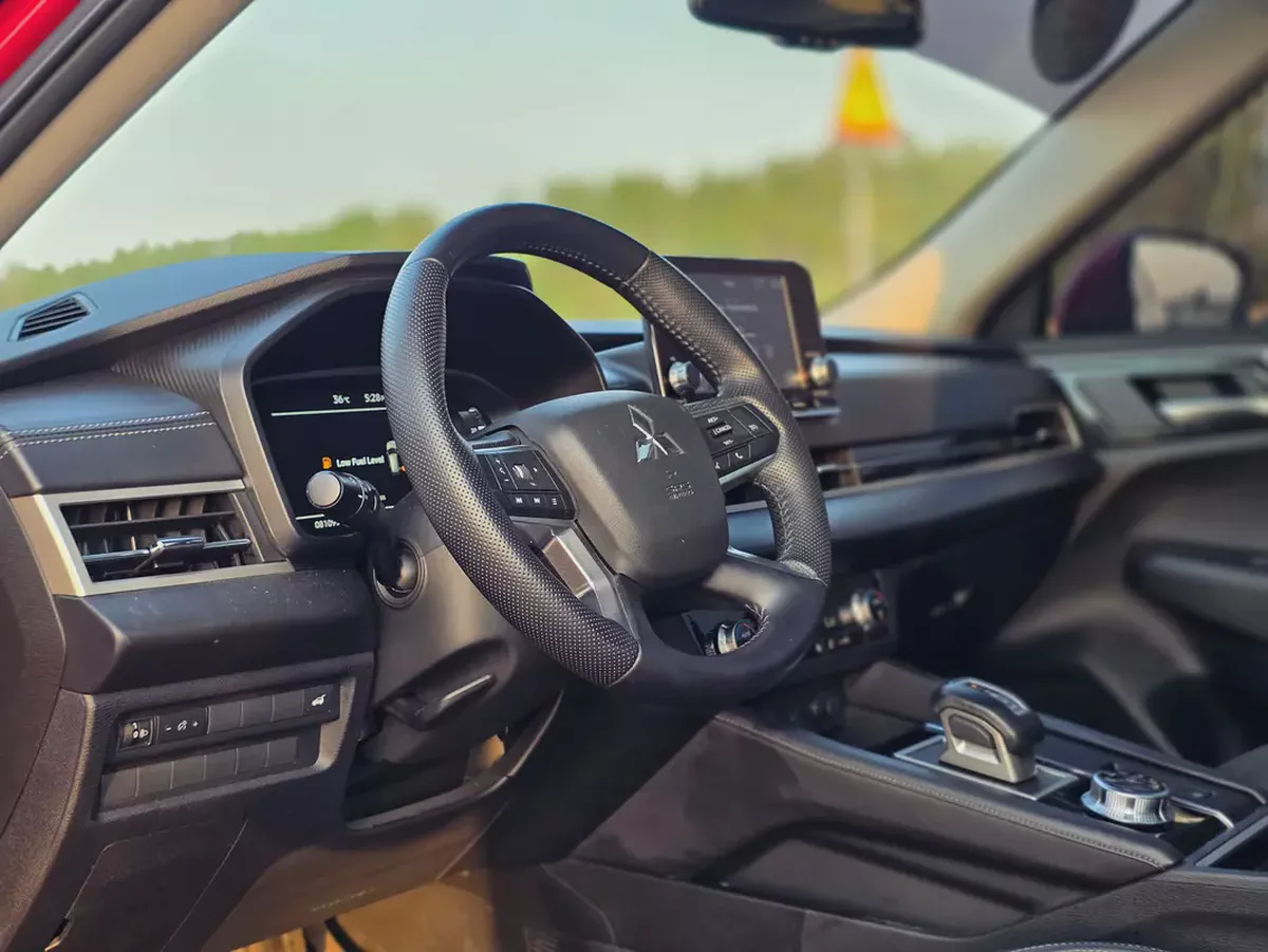 2023 Mitsubishi Outlander Black Edition GCC Specs-12-12
