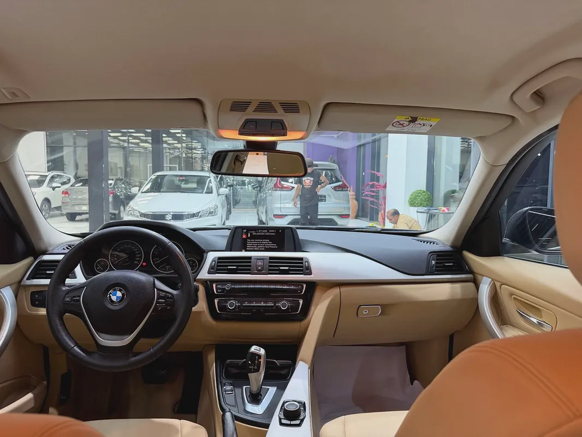 BMW 3-Series 318i 2017 GCC Specs-9-9