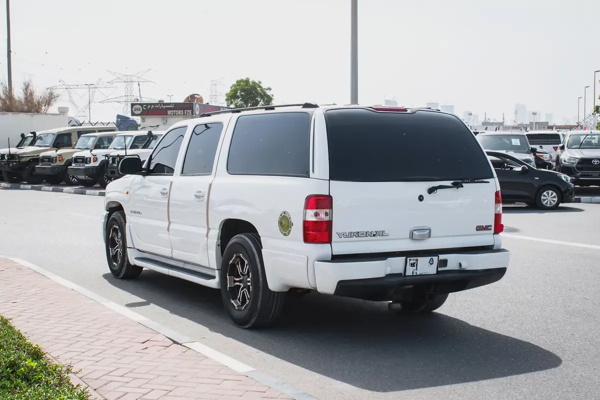 2001 - GMC YUKON XL DENALI -  JAPAN IMPORTED-6-6