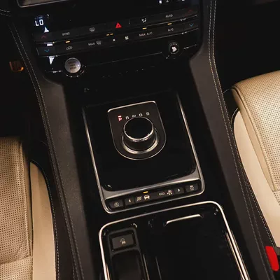 AED 1,436 p.m • 0% Downpayment • Jaguar F-Pace R-Sport • 1 Year Warranty-14